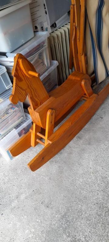 Groot Houten Schommelpaard  beschikbaar voor biedingen