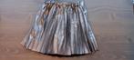 jupe plissée dorée Zara taille 152, Enfants & Bébés, Vêtements enfant | Taille 152, Robe ou Jupe, Enlèvement ou Envoi, Comme neuf