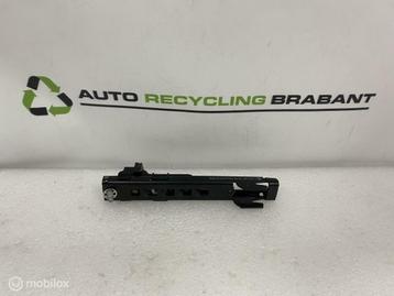 Gordelgeleider Hoogte Links Mercedes W205 ORIG A0008600388 beschikbaar voor biedingen