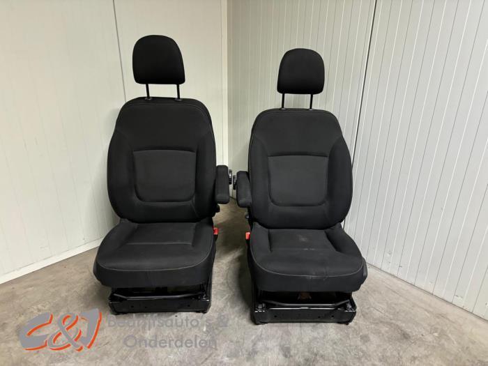 Voorstoelen links + rechts van een Renault Trafic, Auto-onderdelen, Interieur en Bekleding, Gebruikt, 3 maanden garantie, Ophalen of Verzenden