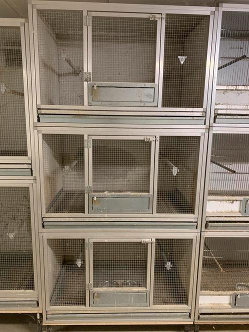 Nog 1 kweekkooi, Animaux & Accessoires, Oiseaux | Cages & Volières, Utilisé, Cage d'élevage, Aluminium, Enlèvement ou Envoi