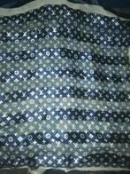 carré en soie, Vêtements | Femmes, Bonnets, Écharpes & Gants, Enlèvement ou Envoi, Comme neuf