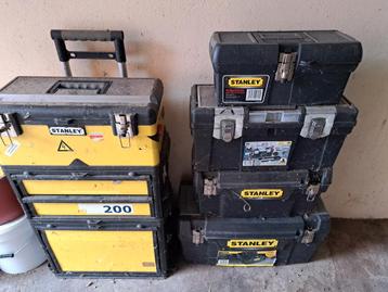 Gevulde gereedschaps koffers beschikbaar voor biedingen