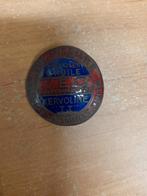 ancien badge broche kervoline tt bidon huile, Enlèvement ou Envoi, Utilisé, Autres types