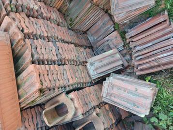 Oude dakpannen  beschikbaar voor biedingen