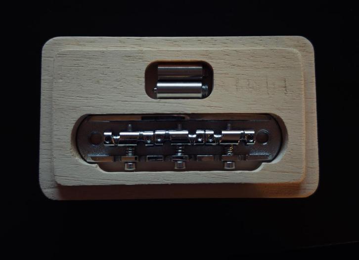 Halon Offset Bridge 1060 Steel Imperial, Muziek en Instrumenten, Instrumenten | Onderdelen, Nieuw, Elektrische gitaar, Ophalen of Verzenden