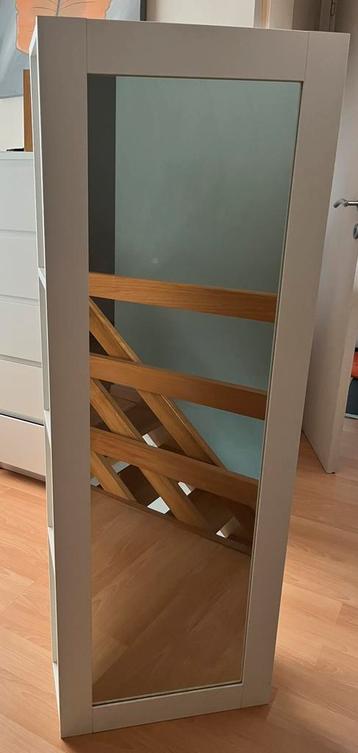 Spiegel etagere beschikbaar voor biedingen