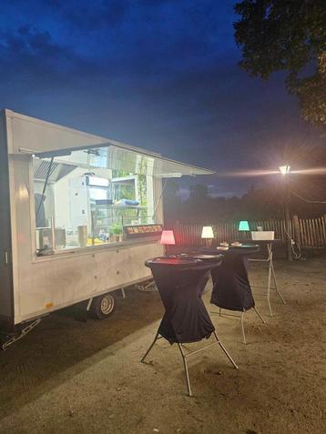 Multifunctionele foodtruck te huur beschikbaar voor biedingen