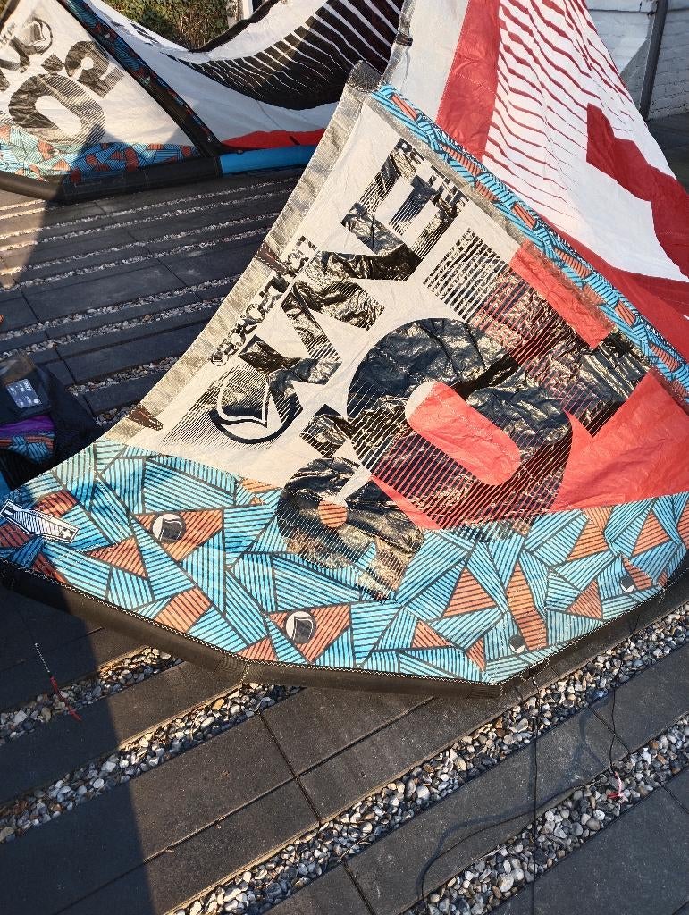 Volledige kiteset, Sports nautiques & Bateaux, Kitesurf, Utilisé, Ensemble de kite, 9 m², Double astuce, Enlèvement