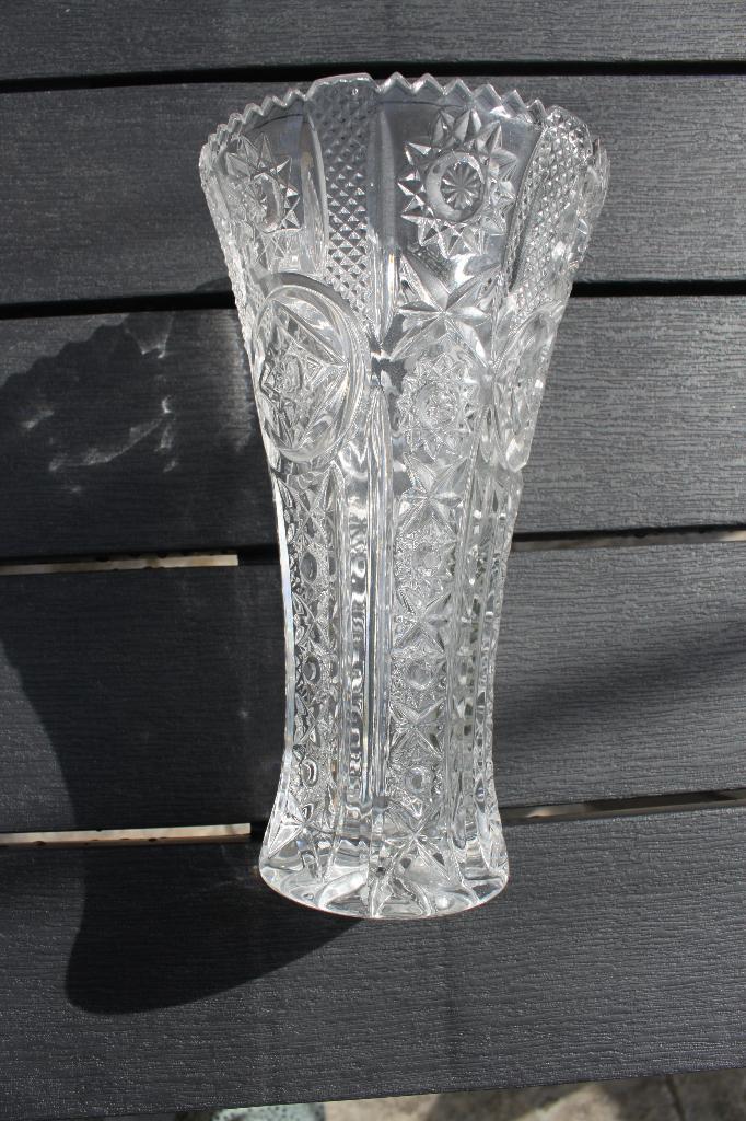 Vase en cristal taillé, Maison & Meubles, Accessoires pour la Maison | Vases, Comme neuf, Moins de 50 cm, Autres matériaux, Enlèvement ou Envoi