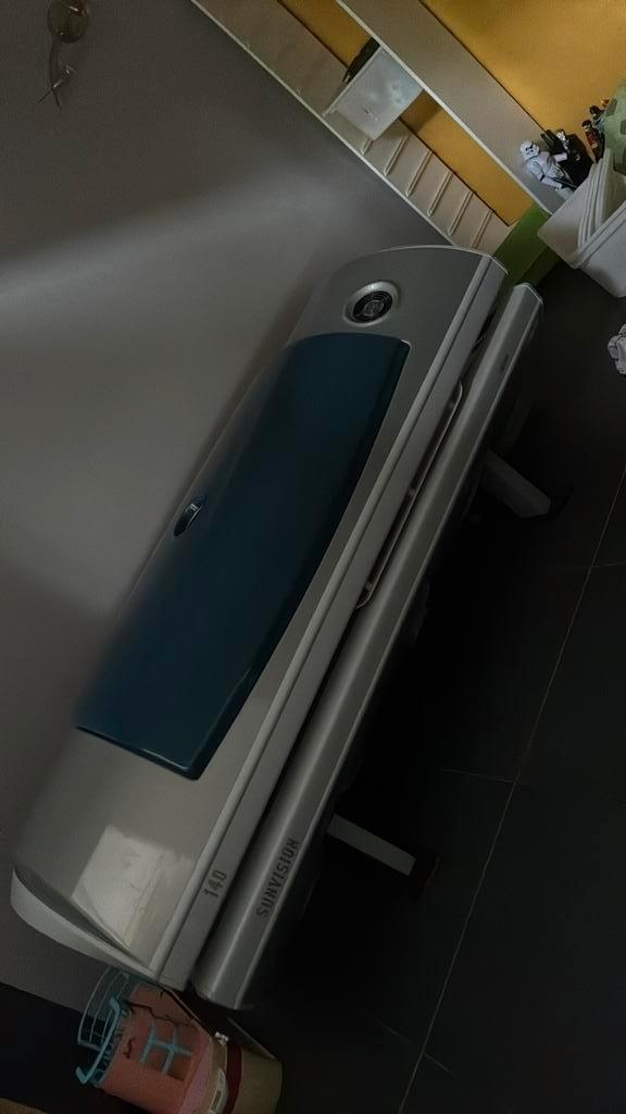 Zonnenbank, Elektronische apparatuur, Zonnebanken en Gezichtsbruiners, Zo goed als nieuw, Ophalen