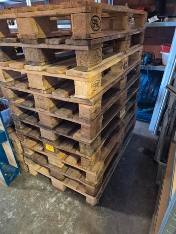 10 Euro palletten in propere staat beschikbaar voor biedingen