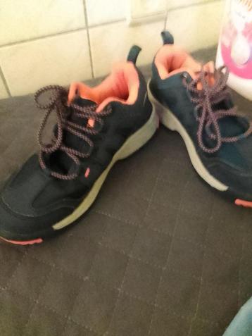 Zo goed als nieuwe schoenen Jack Wolfskin maat 35 beschikbaar voor biedingen