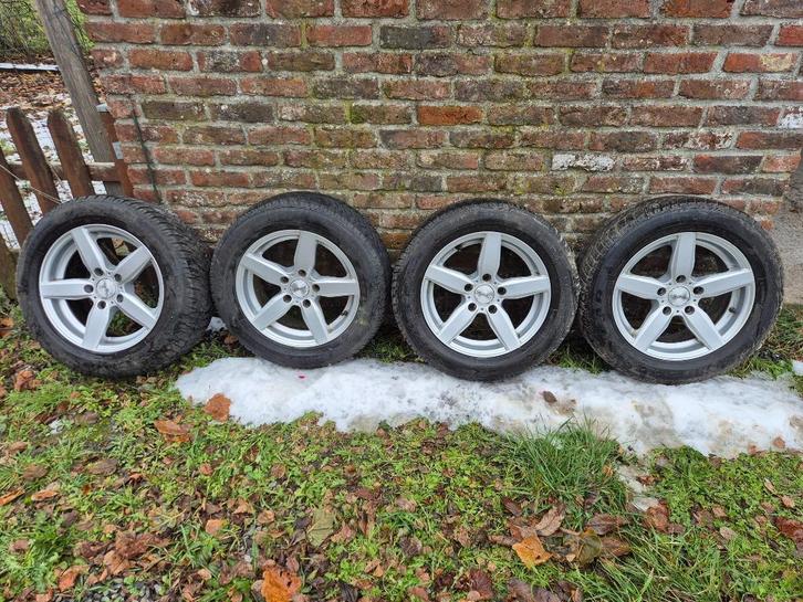 jantes alu 16 pouces VW - pneus hiver, Auto-onderdelen, Banden en Velgen, Band(en), Winterbanden, 16 inch, 225 mm, Personenwagen