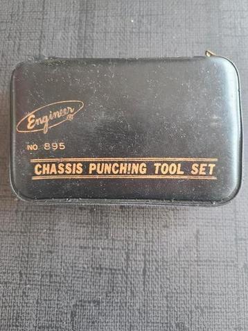 ANTIEKE HANDMATIGE MATRIJZEN VOOR HET SNIJDEN VAN GATEN IN P beschikbaar voor biedingen