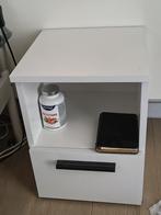 Sturdy white nightstand with a drawer, Huis en Inrichting, Ophalen, Gebruikt, Minder dan 45 cm, Minder dan 55 cm