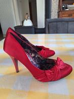 Rode pumps, Ophalen of Verzenden, Zo goed als nieuw, Pumps