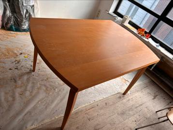 Ikea Kronvik uitschuifbare eettafel beschikbaar voor biedingen