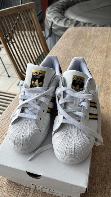 Basket superstar Adidas 37 -1/3 beschikbaar voor biedingen
