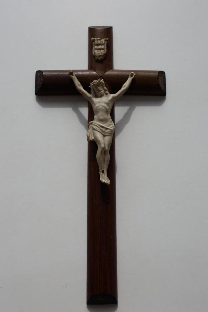 kruisbeeld met bisquit christus, Antiek en Kunst, Antiek | Religieuze voorwerpen, Verzenden