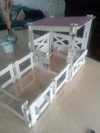 Baby Born paardenstal, Enlèvement