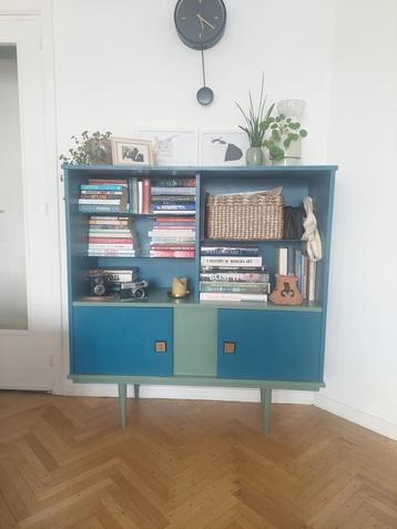 toffe vintage boekenkast beschikbaar voor biedingen