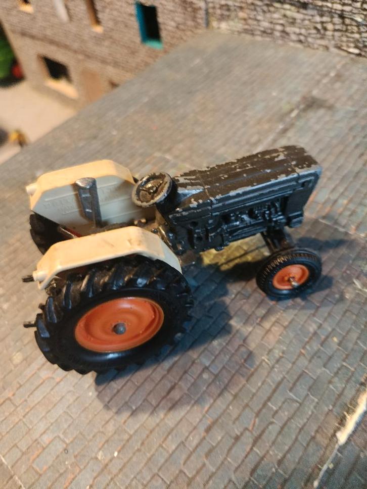 Britains vintage bruine Ford 6600 tractor, Hobby en Vrije tijd, Modelauto's | 1:32, Gebruikt, Tractor of Landbouw, Britains, Ophalen of Verzenden