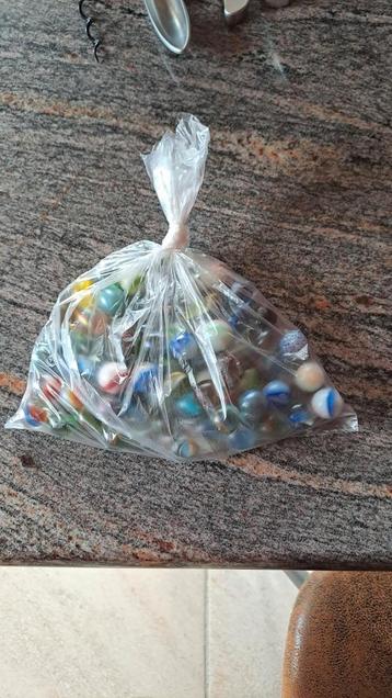 Zakje knikkers beschikbaar voor biedingen
