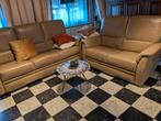 lederen salon beige 2zit en 3 zit zeer goede staat, Maison & Meubles, Enlèvement, Utilisé, Quatre personnes ou plus, Banc droit