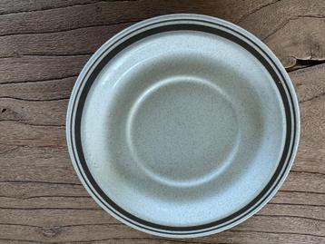 ONDER-SCHOTEL van het servies Royal Doulton Hill Top beschikbaar voor biedingen