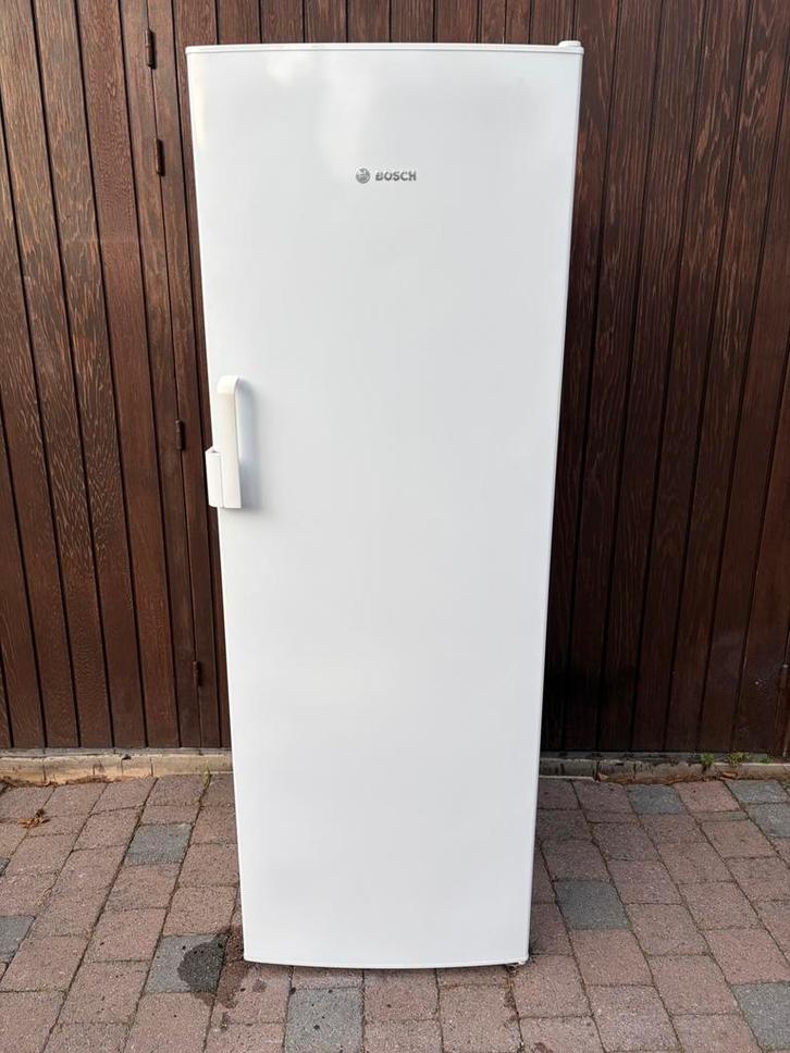 Diepvries bosch A+++ no frost zeer proper werkt super, Elektronische apparatuur, Vriezers en Diepvrieskisten, Zo goed als nieuw