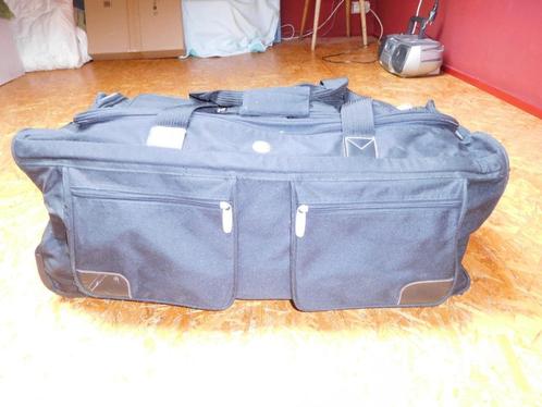 Grand sac voyage noir 110 L  6 poches tirettes 80X40X35 cm, Handtassen en Accessoires, Tassen | Reistassen en Weekendtassen, Gebruikt