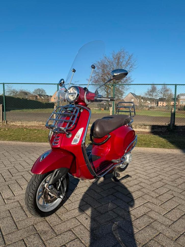 Vespa primavera / sprint B klasse, Fietsen en Brommers, Scooters | Vespa, Zo goed als nieuw, Ophalen