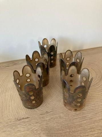 Zilveren houder voor glaasjes beschikbaar voor biedingen