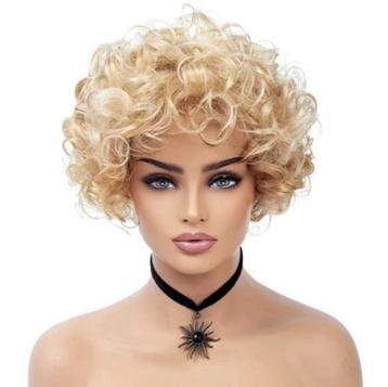 Goudblonde pruik kort haar met krullen beschikbaar voor biedingen