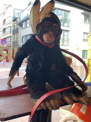 Prachtige circus aap !  beschikbaar voor biedingen