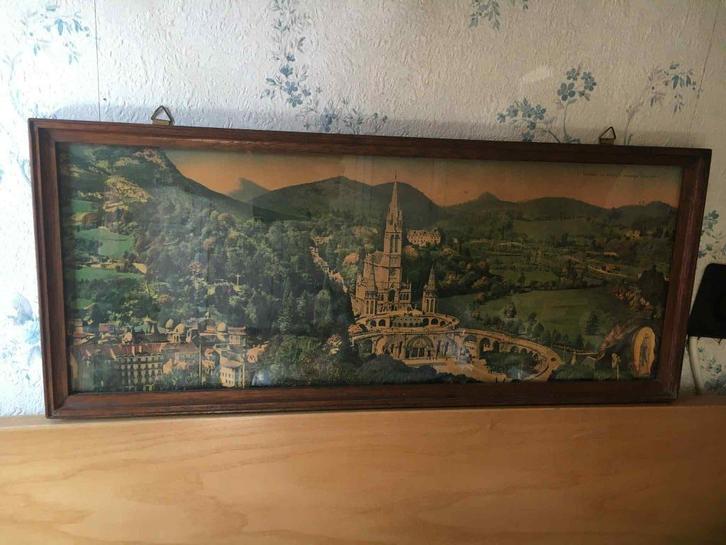 Vintage / Antiek : Kader met afbeelding van Lourdes., Antiek en Kunst, Curiosa en Brocante, Ophalen