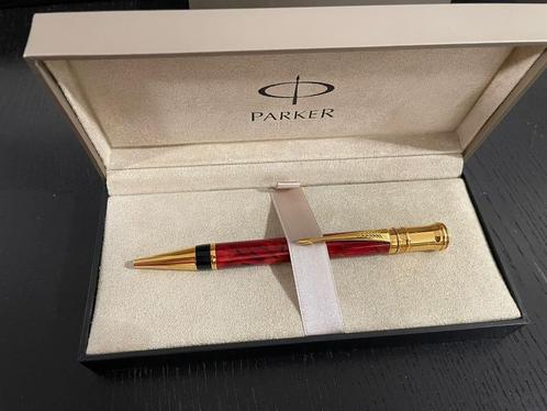 ️ Parker Doufold International rood gemarmerde balpen, Verzamelen, Pennenverzamelingen, Nieuw, Balpen, Parker, Met doosje, Ophalen of Verzenden
