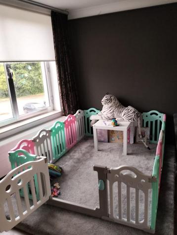 Grondbox/playpen voor kinderen beschikbaar voor biedingen