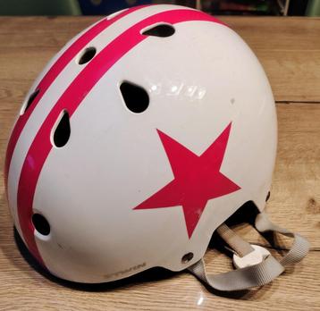 Fietshelm maat M (55cm – 59cm) beschikbaar voor biedingen