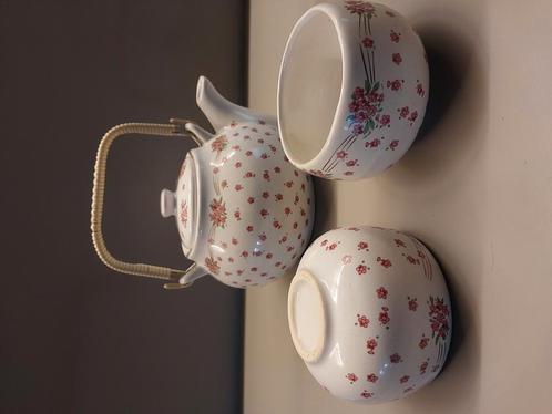 Theeserviesje, Huis en Inrichting, Keuken | Servies, Zo goed als nieuw, Aardewerk, Ophalen of Verzenden