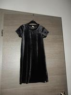 nr.589- Zwart jurkje hema - maat 134/140, Kinderen en Baby's, Kinderkleding | Maat 134, Ophalen of Verzenden, Hema, Meisje, Jurk of Rok