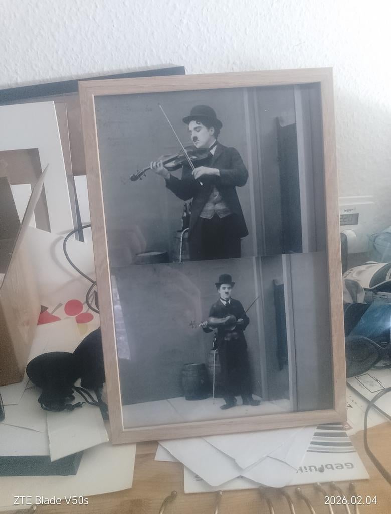 Charly Chaplin. Violon, Enlèvement ou Envoi