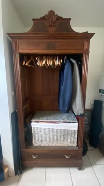 Brocante/ antieke open halkast met opberglade beschikbaar voor biedingen