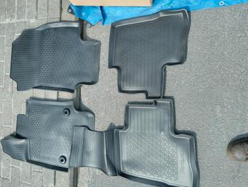 Toyota RAV4 matten rubber beschikbaar voor biedingen