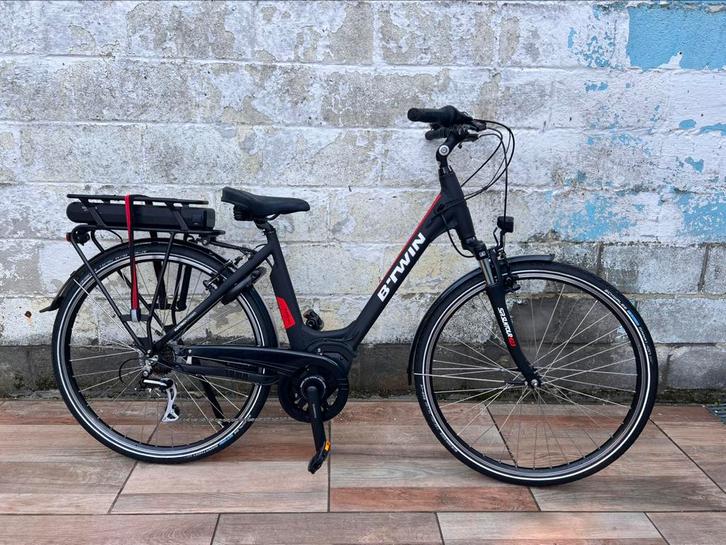 B'TWIN E-City 960 elektrische fiets nieuw slechts 44 km, Fietsen en Brommers, Elektrische fietsen, Zo goed als nieuw, 50 km per accu of meer