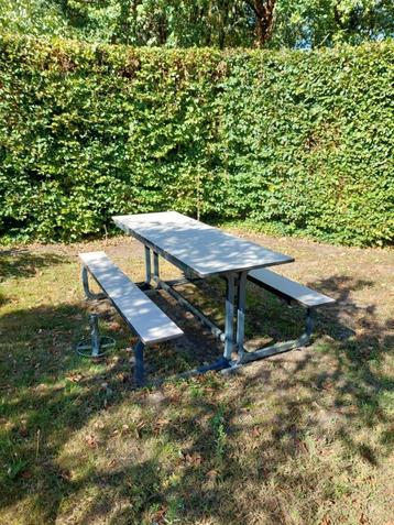 originele "FORD" picknicktafel beschikbaar voor biedingen