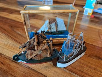 3 kleine bootjes beschikbaar voor biedingen