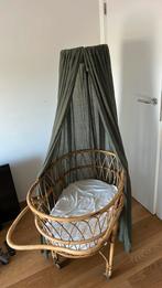 Rotan vintage wiegje met jolein stok en hemeltje, Kinderen en Baby's, Ophalen, Zo goed als nieuw