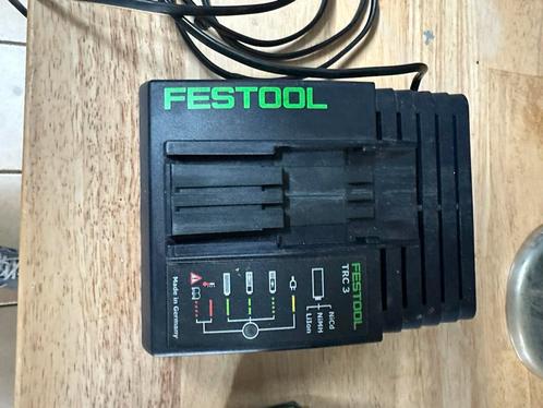 Festool oplader en 2 batterijen, in goede staat., Doe-het-zelf en Bouw, Gereedschap | Machine-onderdelen en Toebehoren, Zo goed als nieuw